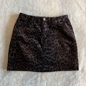 Cheetah mini-skirt
